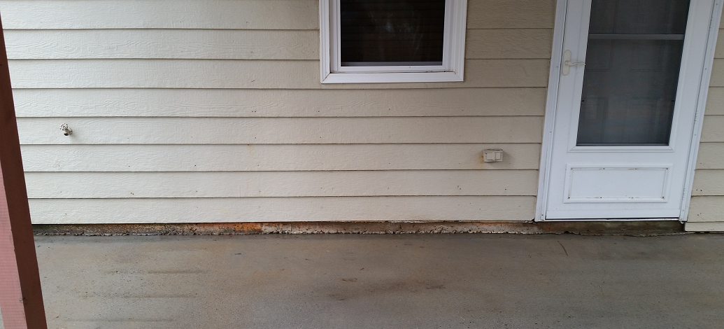 House pressure washing to remove mildew & dirt from a home in Fayetteville, Ga