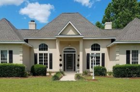 Low pressure cleaning for stucco, dryvit, eafis, and vinyl in Peachtree City, Fayetteville, Columbus, Atlanta, Newnan, Lagrange