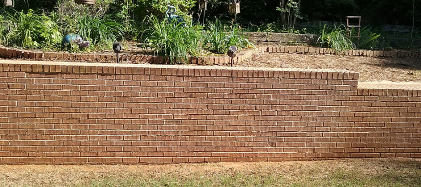 Peachtree City pressure washing to remove black stains from brick